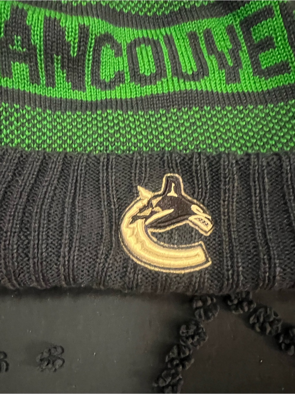 Fanatics Vancouver Canucks Toque with White Pom Pom *rare (NWT)